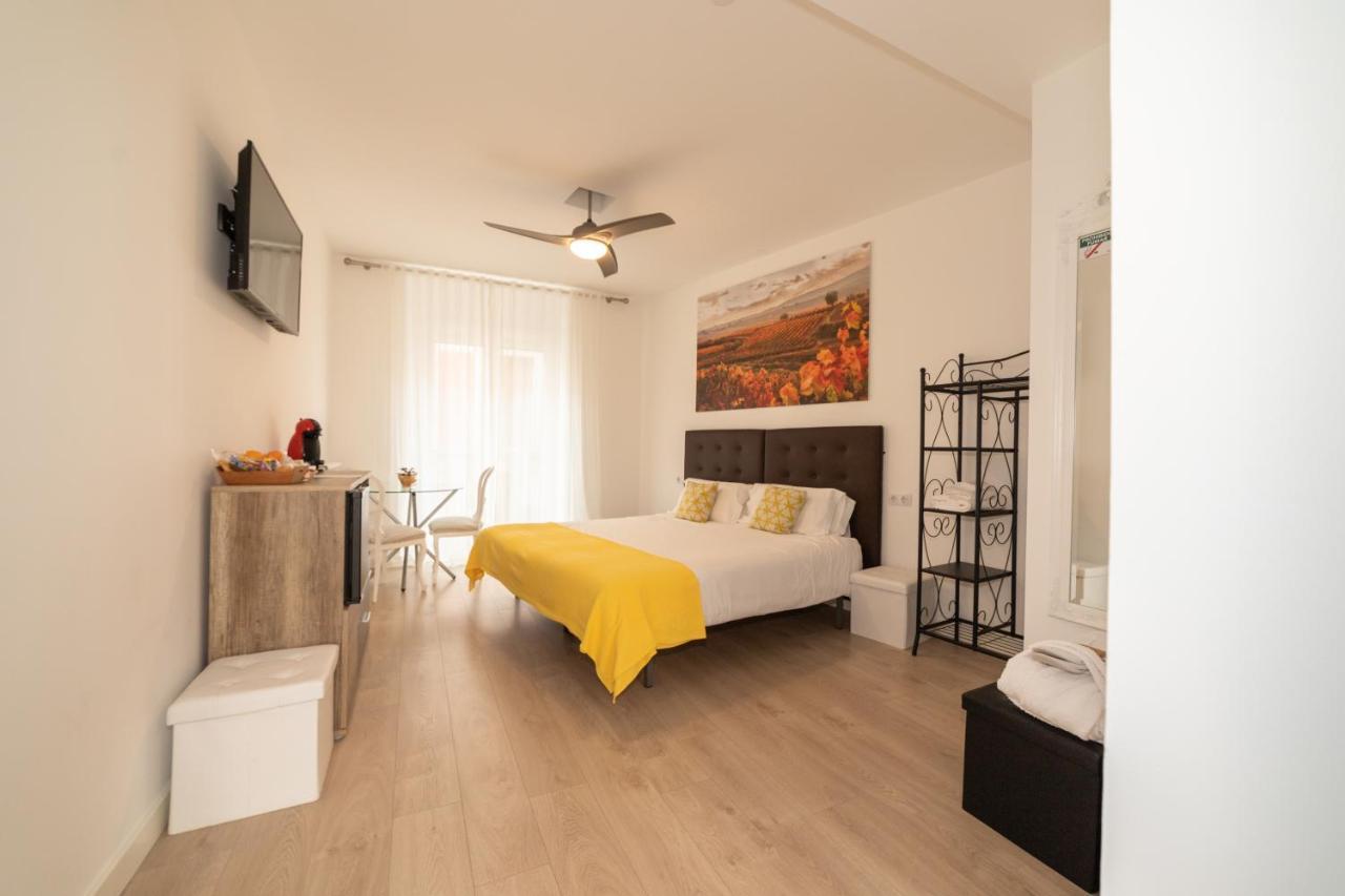 Hostal Puente de Hierro Logroño Exterior foto