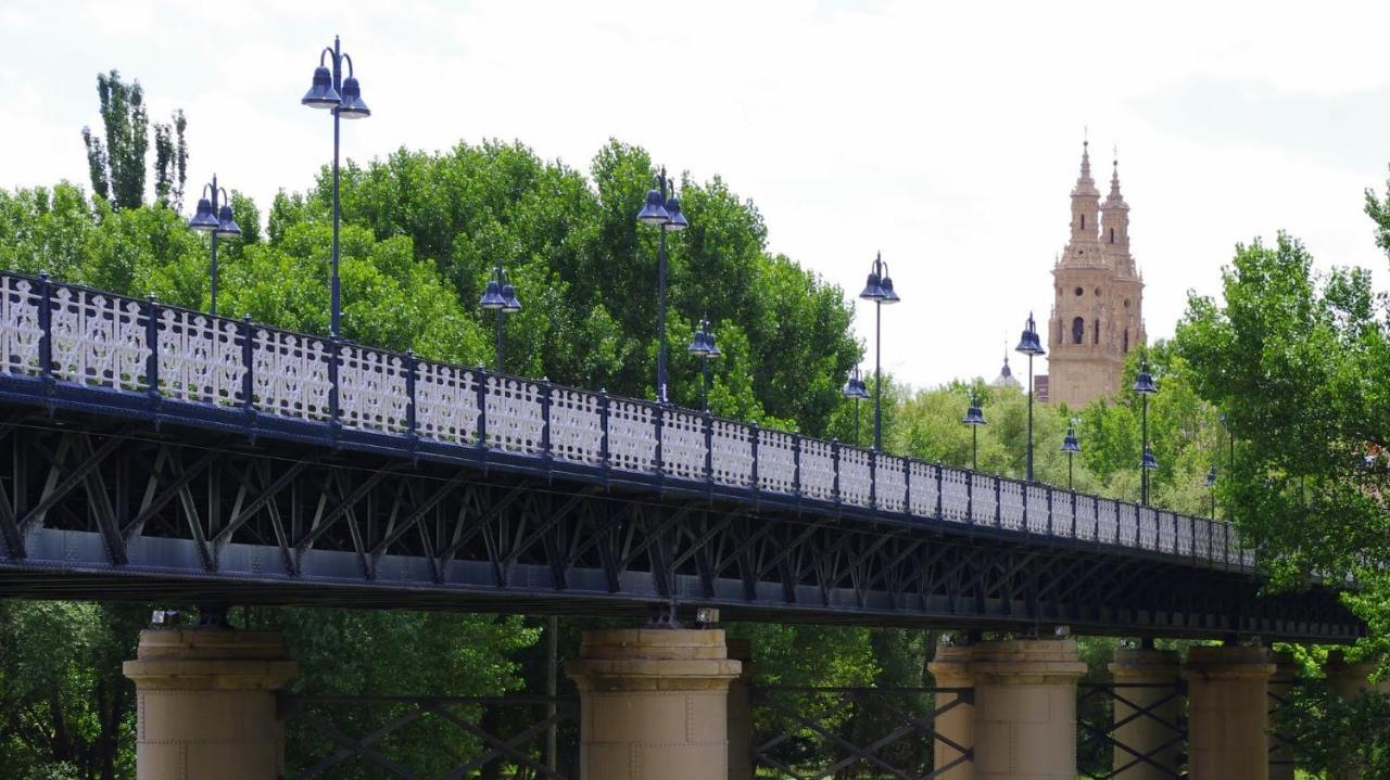 Hostal Puente de Hierro Logroño Exterior foto